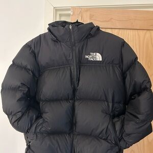 The North Face Classic Black 700 Outerwear